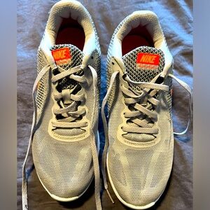 Nike Revolution 3 running shoes